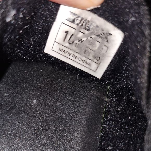 GREATS Brooklyn Black Sneakers 10 - Picture 9 of 10